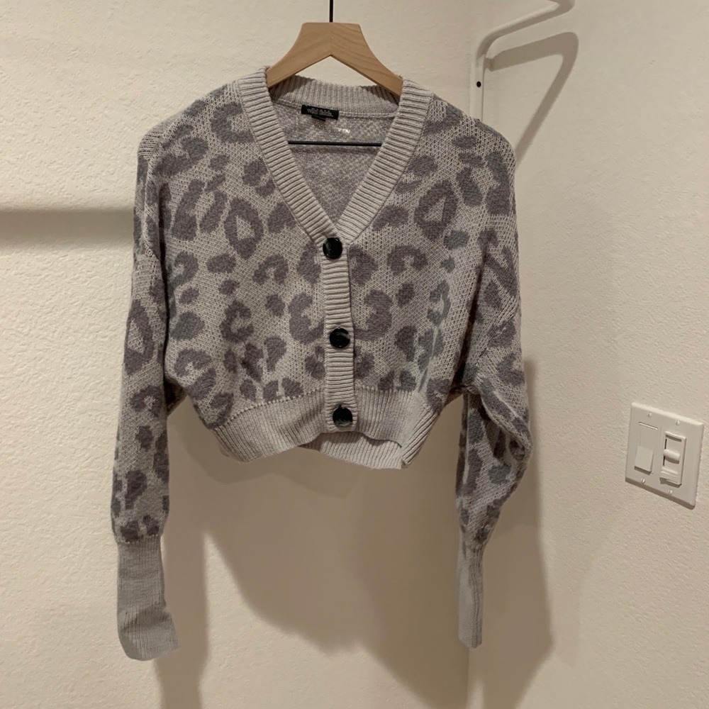 Cropped sweater top